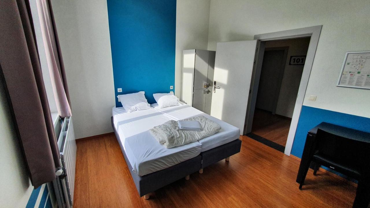 Auberge De Jeunesse De นามูร์ ภายนอก รูปภาพ