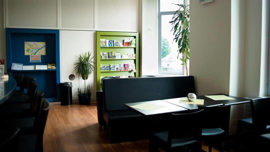 Auberge De Jeunesse De นามูร์ ภายนอก รูปภาพ